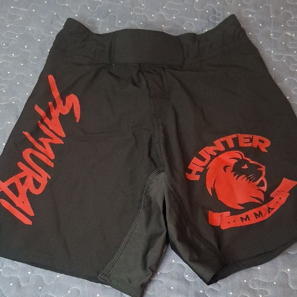 Hunter Men's MMA Athletic Shorts in Black and Red size YXL